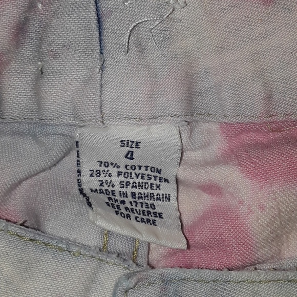 Tie dye shorts and 2 tie dye Shirts - Picture 4 of 8